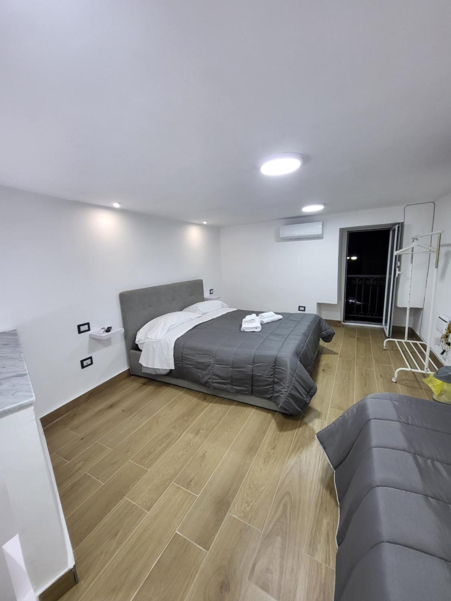 L'Approdo Di Dante Apartment Naples Exterior photo